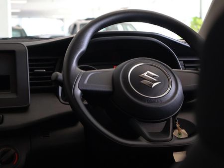 2024-Suzuki-Ertiga-15-GA_17