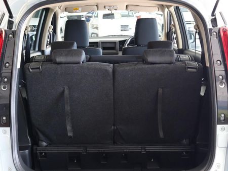 2024-Suzuki-Ertiga-15-GA_25