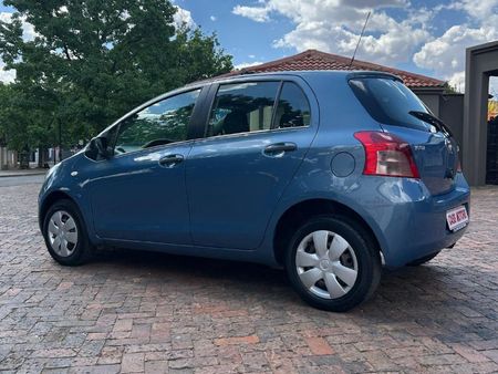 2006-Toyota-Yaris-yaris_3