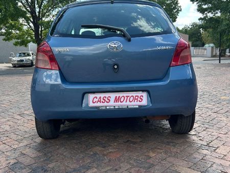 2006-Toyota-Yaris-yaris_4