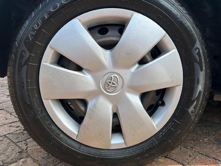 2006-Toyota-Yaris-yaris_6