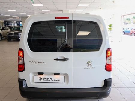 2023-Peugeot-Partner-16-HDi-LWB-66kW-Panel-Van_9