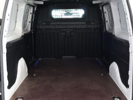 2023-Peugeot-Partner-16-HDi-LWB-66kW-Panel-Van_10