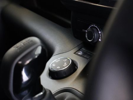 2023-Peugeot-Partner-16-HDi-LWB-66kW-Panel-Van_15