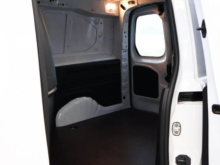 2023-Peugeot-Partner-16-HDi-LWB-66kW-Panel-Van_18