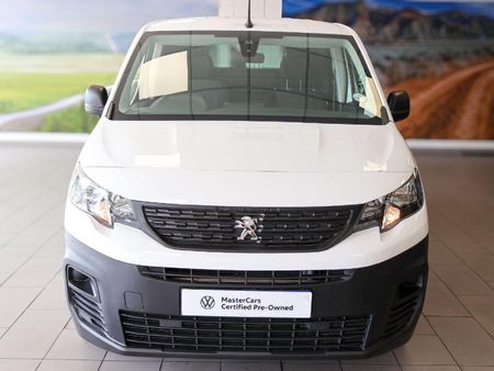 2023-Peugeot-Partner-16-HDi-LWB-66kW-Panel-Van_3