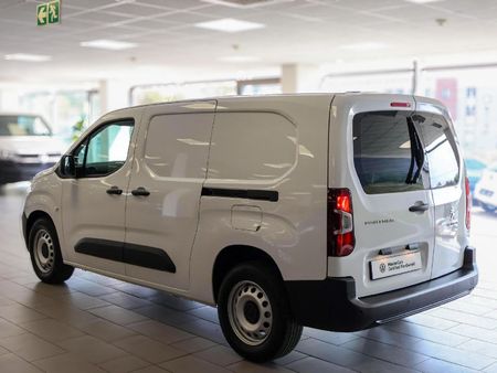 2023-Peugeot-Partner-16-HDi-LWB-66kW-Panel-Van_8