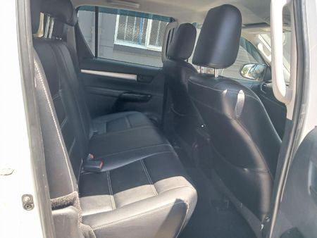 2018-Toyota-Hilux-24-GD-6-Raised-Body-SRX-Double-Cab_11