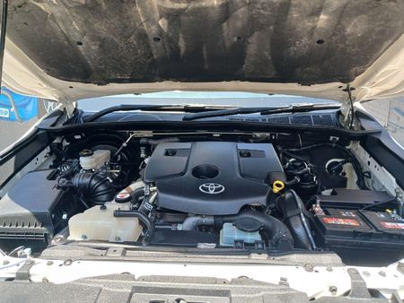 2018-Toyota-Hilux-24-GD-6-Raised-Body-SRX-Double-Cab_13