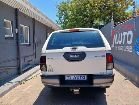 2018-Toyota-Hilux-24-GD-6-Raised-Body-SRX-Double-Cab_3
