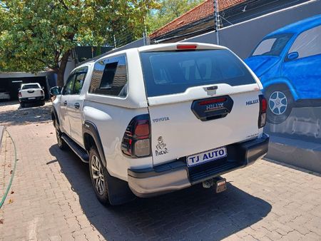 2018-Toyota-Hilux-24-GD-6-Raised-Body-SRX-Double-Cab_4