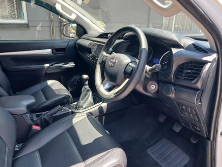 2018-Toyota-Hilux-24-GD-6-Raised-Body-SRX-Double-Cab_8