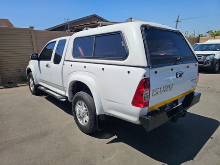 2011-Isuzu-KB-300D-Teq-LX-Extended-Cab_3