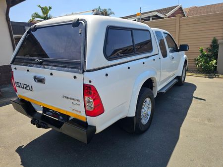 2011-Isuzu-KB-300D-Teq-LX-Extended-Cab_5
