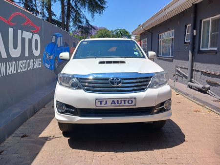 2012-Toyota-Fortuner-30-D-4D-Heritage-Auto_2