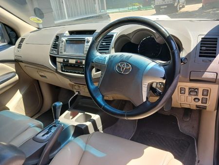 2012-Toyota-Fortuner-30-D-4D-Heritage-Auto_6