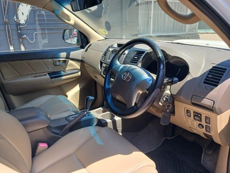 2012-Toyota-Fortuner-30-D-4D-Heritage-Auto_7