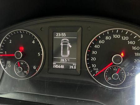 2012-Volkswagen-Kombi-T5-20-TDI-Auto-103kW_9