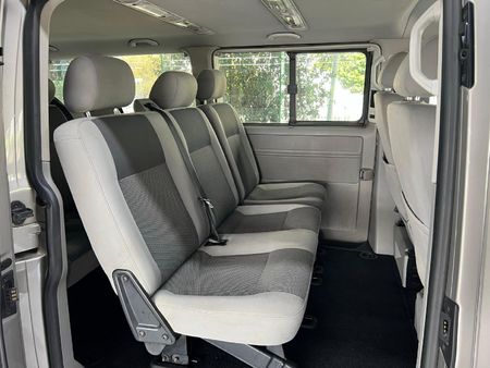 2012-Volkswagen-Kombi-T5-20-TDI-Auto-103kW_10