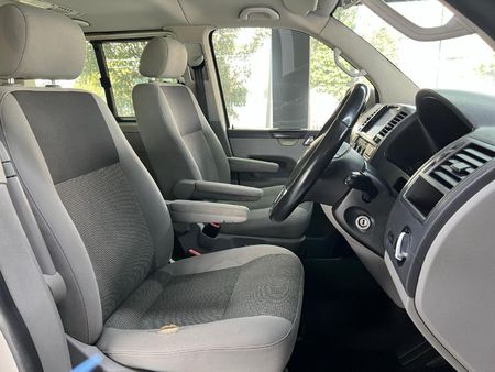 2012-Volkswagen-Kombi-T5-20-TDI-Auto-103kW_12