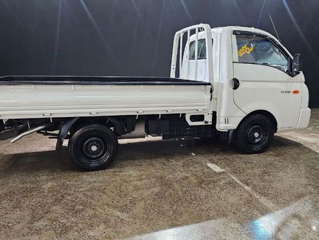 2017-Hyundai-H100-Bakkie-26D_3
