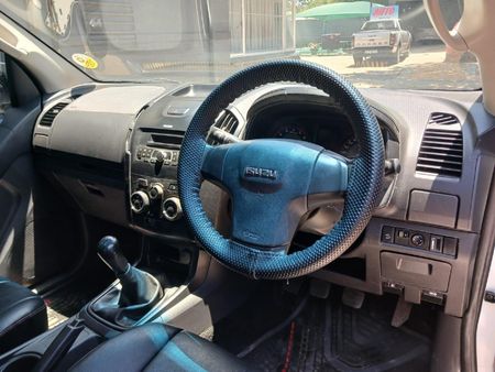 2019-Isuzu-D-Max-250-HO-Double-Cab_8