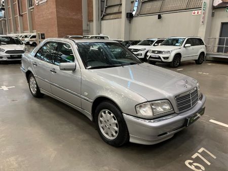 2000-Mercedes-Benz-C-Class-C-200-Elegance-Auto_0