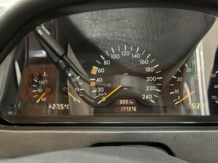 2000-Mercedes-Benz-C-Class-C-200-Elegance-Auto_9