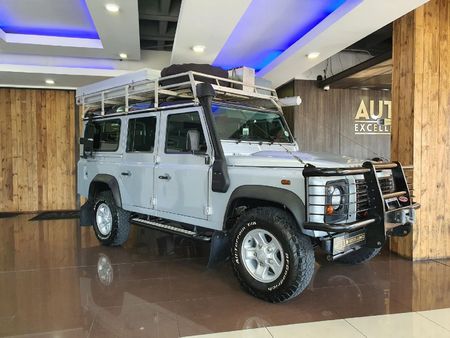 2013-Land-Rover-Defender-110-22D-Station-Wagon_0