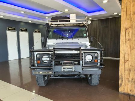 2013-Land-Rover-Defender-110-22D-Station-Wagon_1