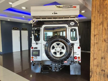 2013-Land-Rover-Defender-110-22D-Station-Wagon_4