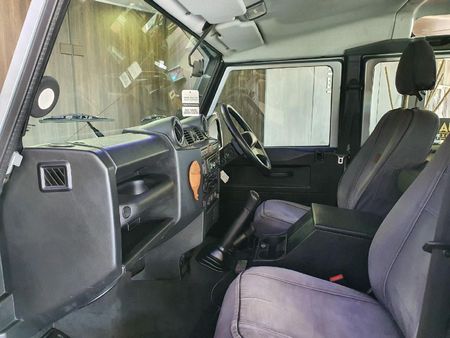 2013-Land-Rover-Defender-110-22D-Station-Wagon_8