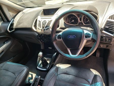 2015-Ford-EcoSport-10-EcoBoost-Titanium_9