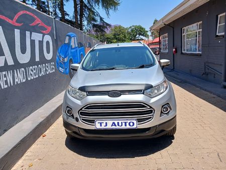 2015-Ford-EcoSport-10-EcoBoost-Titanium_2