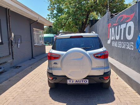 2015-Ford-EcoSport-10-EcoBoost-Titanium_3
