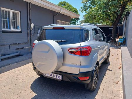2015-Ford-EcoSport-10-EcoBoost-Titanium_5