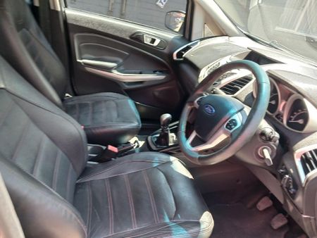 2015-Ford-EcoSport-10-EcoBoost-Titanium_7
