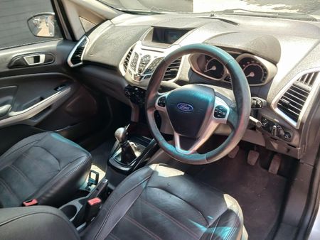 2015-Ford-EcoSport-10-EcoBoost-Titanium_8