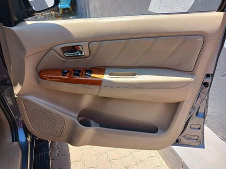 2010-Toyota-Fortuner-30-D-4D-Raised-Body-Auto_10