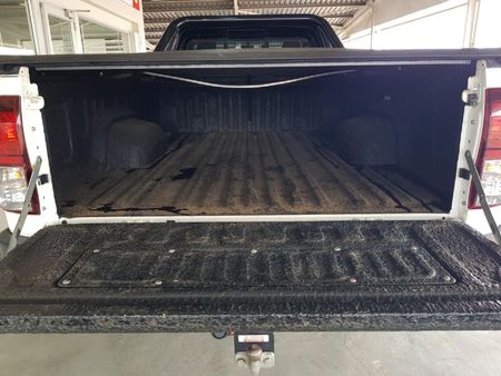 2019-Toyota-Hilux-28-GD-6-Raised-Body-Raider-Single-Cab_10