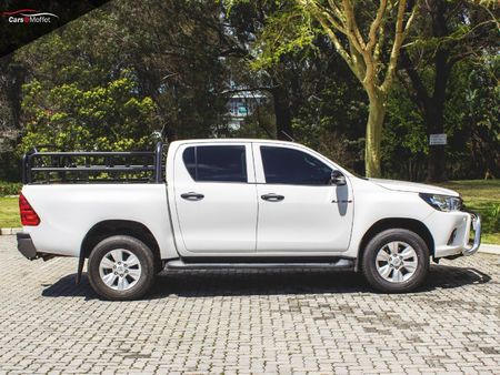2018-Toyota-Hilux-24-GD-6-Raised-Body-SRX-Double-Cab_11