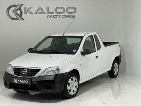 2018-Nissan-NP200-16_0