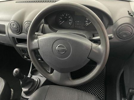 2018-Nissan-NP200-16_6