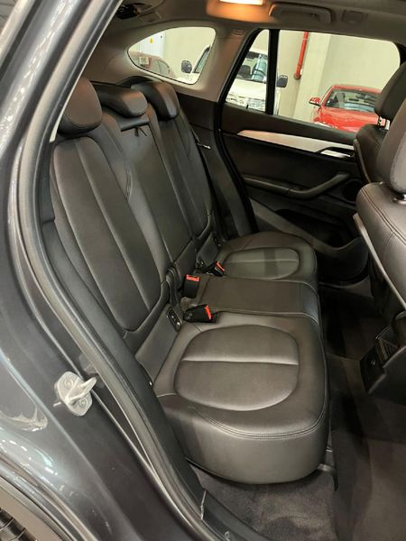 2018-BMW-X1-sDrive20i-Auto_9