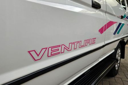 1995-Toyota-Venture-2200-64_17