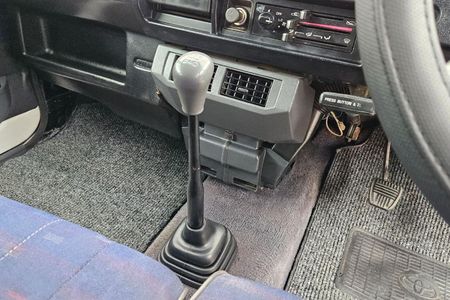 1995-Toyota-Venture-2200-64_24