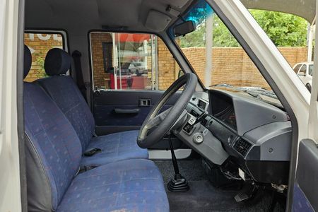 1995-Toyota-Venture-2200-64_26