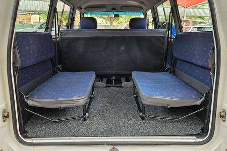 1995-Toyota-Venture-2200-64_33