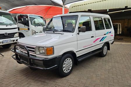 1995-Toyota-Venture-2200-64_4