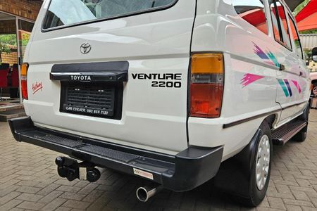1995-Toyota-Venture-2200-64_7